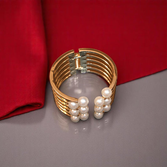 Synthetic Pearl Bracelet