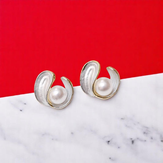 Synthetic Pearl Shell Studs