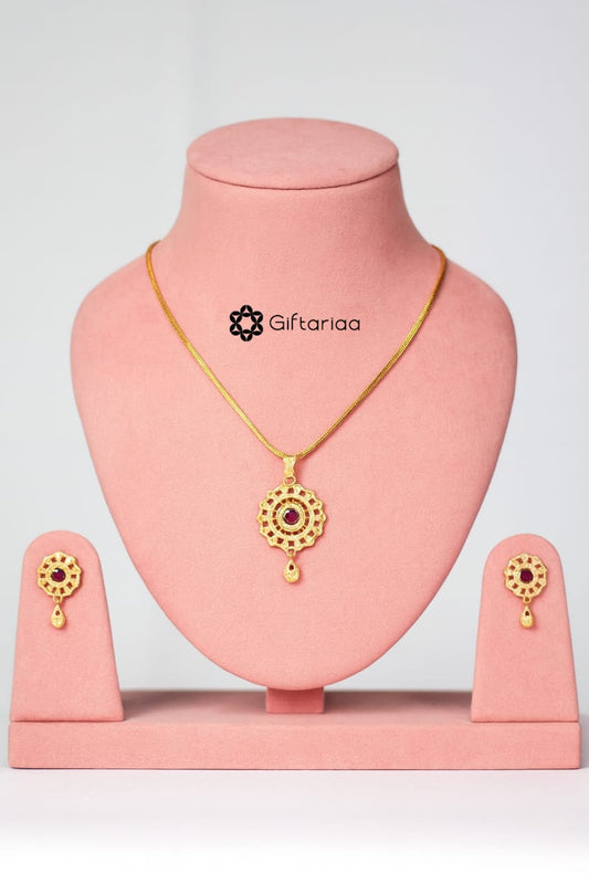 Gold plated star pendant set